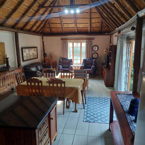 Kombuis-eet-en-sitkamer-t